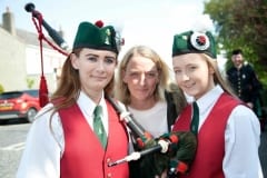 084d6266-15th-aug-parade-patricia-byrne-and-daughters